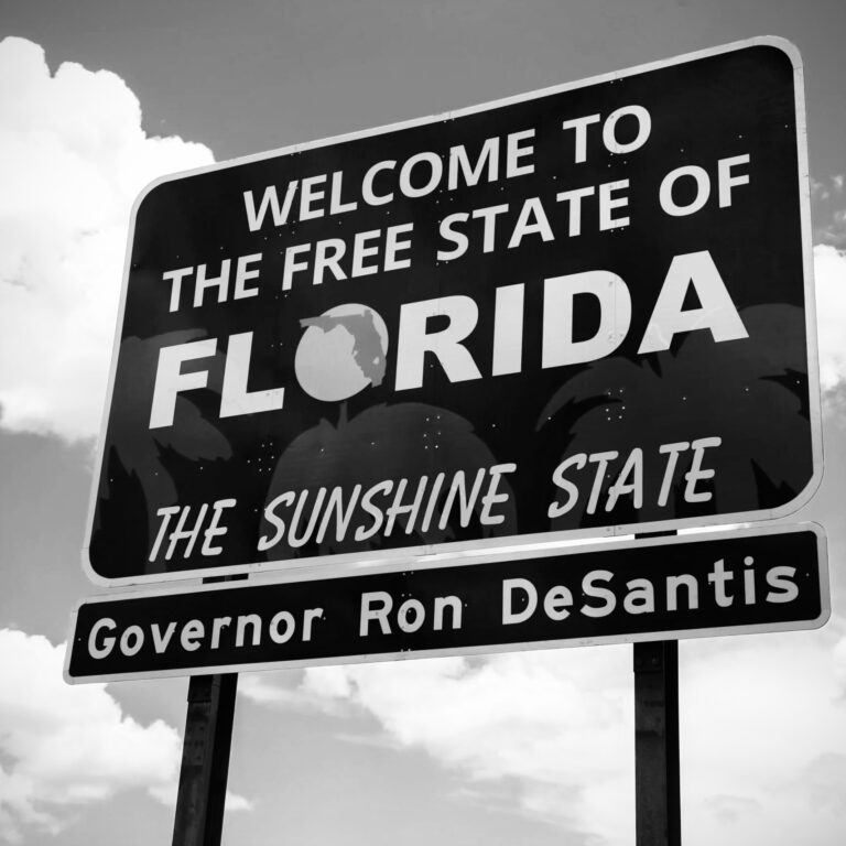 Florida welcome sign reading "Sunshine State
