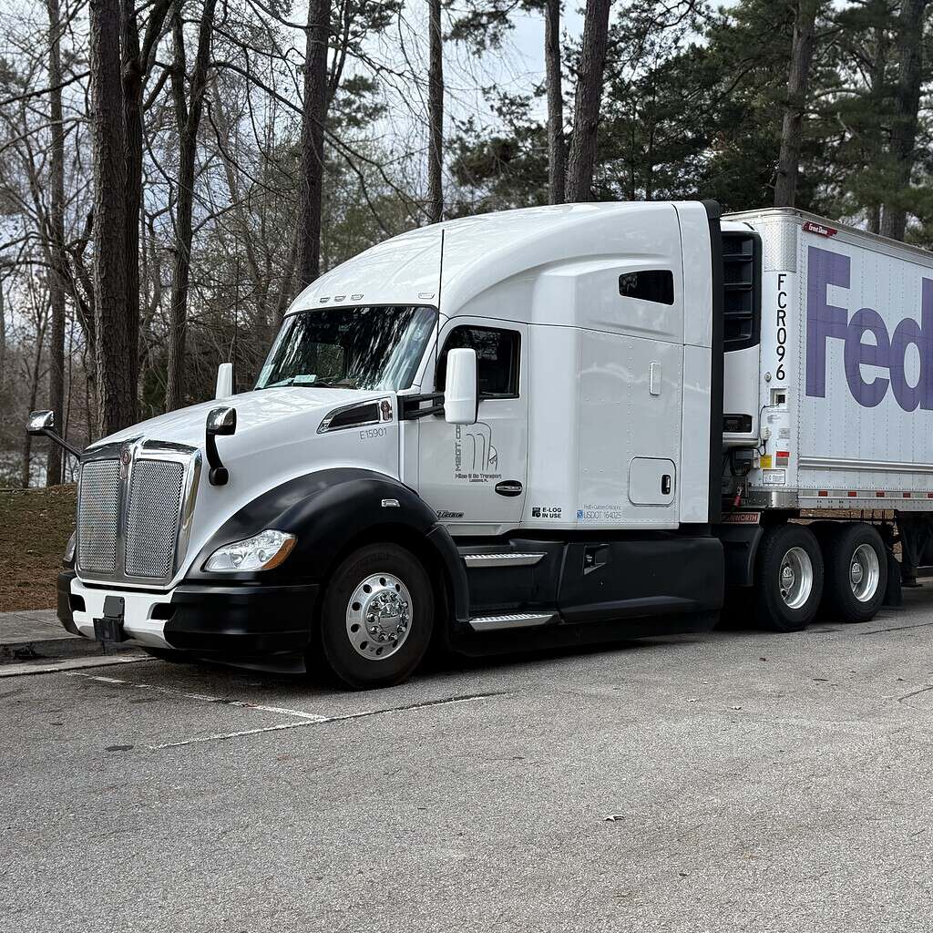 M2GT Truck with FXCC Trailer